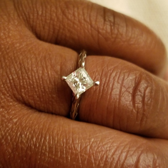 MOISSANITE RING - Picture 6 of 8